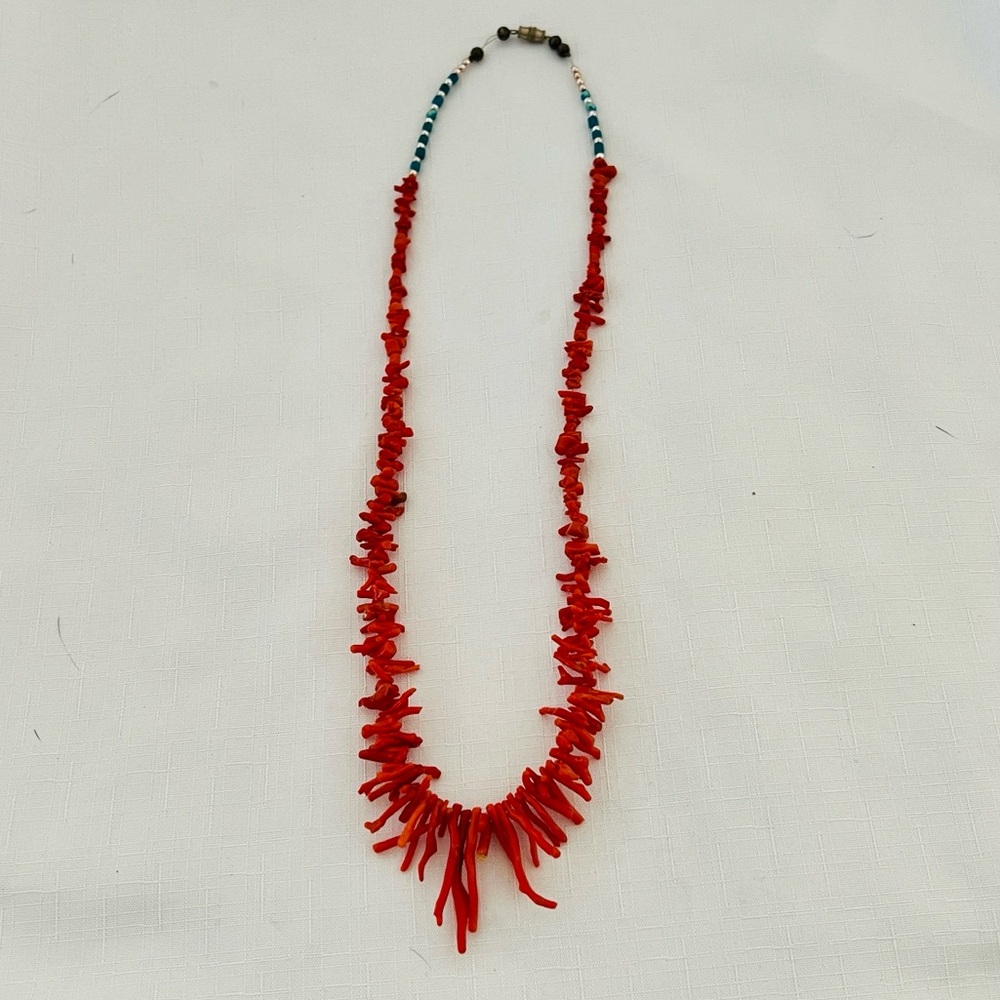 Vintage / Authentic~Red Natural Branch Coral Necklace with Turquoise - Picture 8 of 9